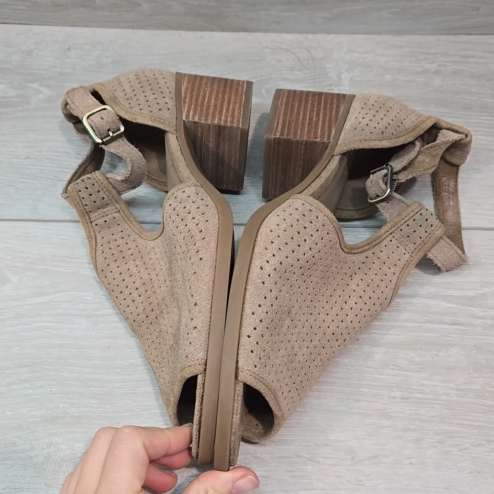 Koolaburra by Ugg Australia Women Ashlyn Leather Open Toe Heels Sandals shoes 9